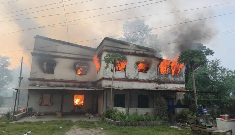 कैलालीका सरकारी कार्यालय जलेपछि नागरिकका काम प्रभावित