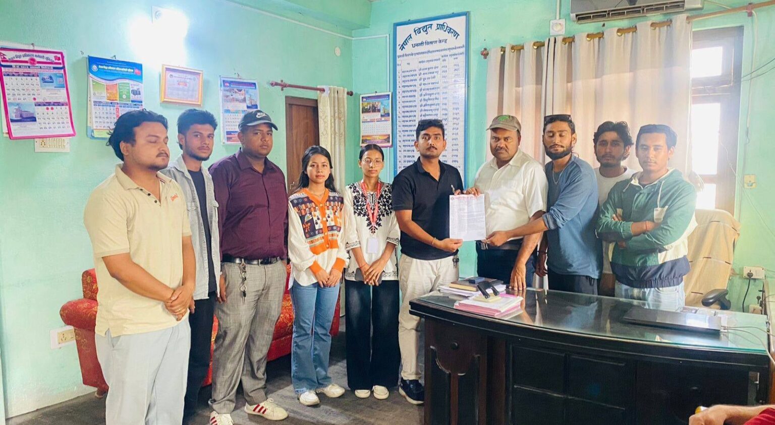 अनियमीत लोडसेडिङले पठनपाठन प्रभावित भएको भन्दै विद्युत प्राधिकरणलाई ज्ञापनपत्र