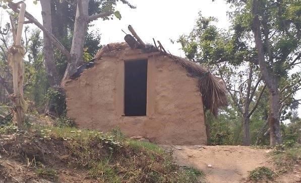 छाउगोठ बस्न छाडे अछामका महिला