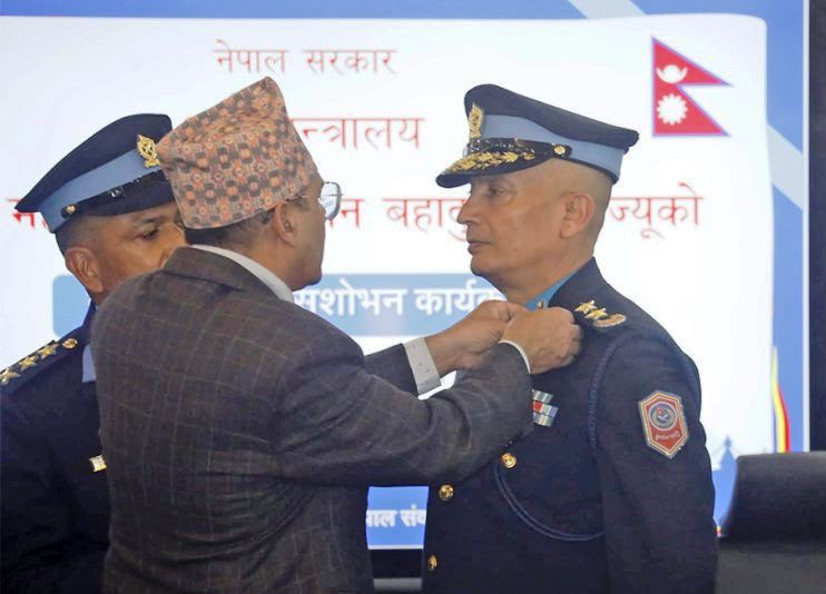 प्रहरी महानिरीक्षक कार्कीले लगाए दर्ज्यानी चिह्न