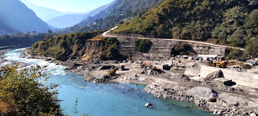 दार्चुलाको महाकालीमा एकतर्फी तटबन्ध निर्माण गर्दै भारतीय पक्ष