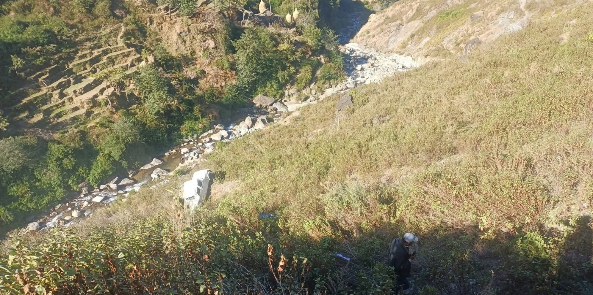 डोटीकाे सायलमा जन्ती बोकेको जिप दुर्घटना