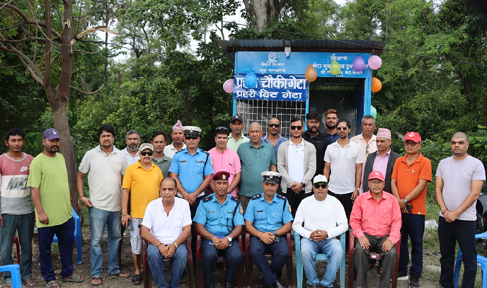 तोडफोड गरिएको गेटा प्रहरी बिट स्थानियद्वारा पुनर्स्थापना