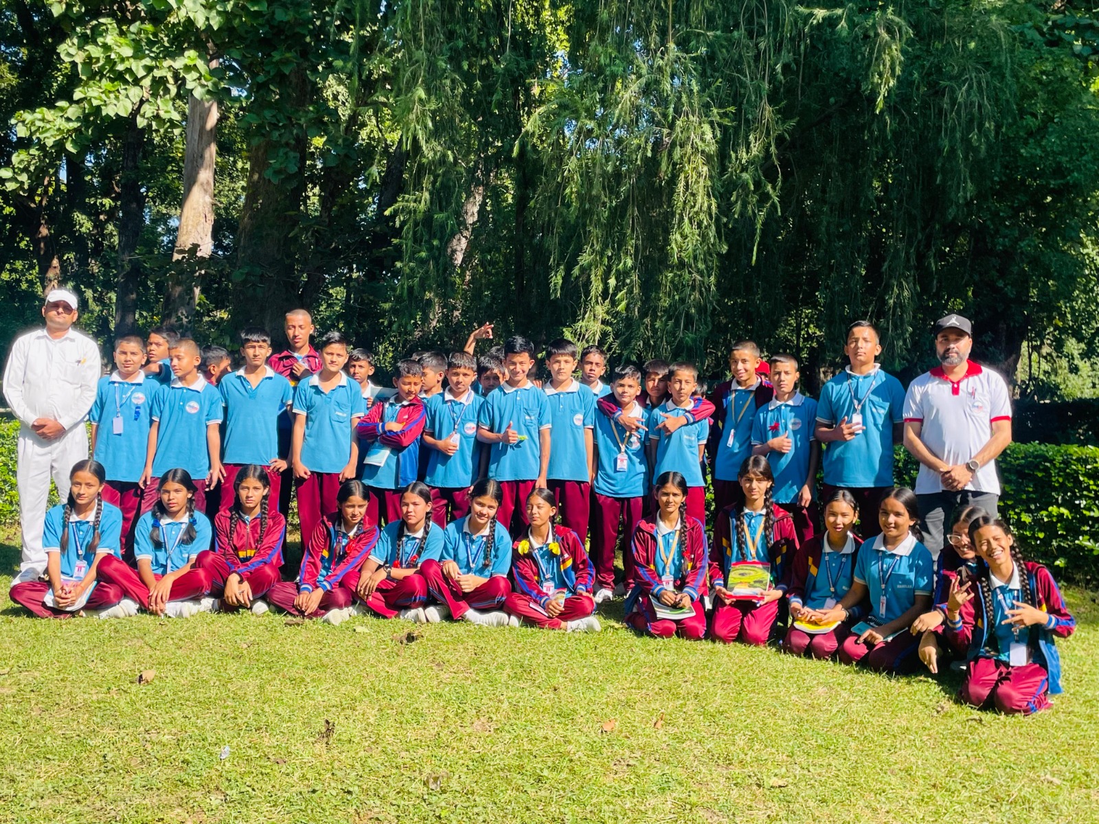 स्वर्णिम शिक्षा सदन द्धारा विद्यार्थीहरुलाई एक दीने शैक्षिक भ्रमण