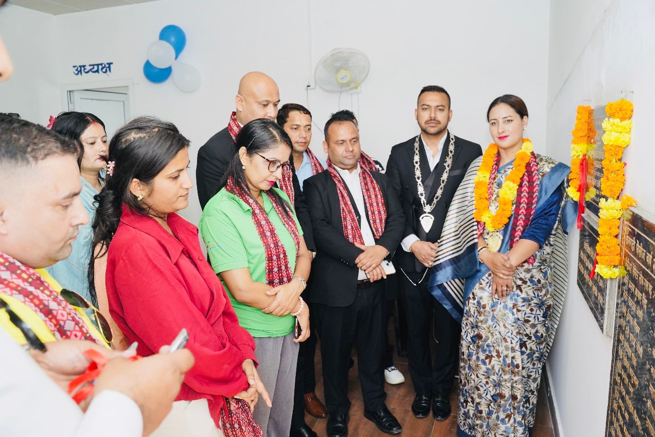 धनगढी जेसिसद्धारा धनगढीमा सचिवालयको उद्घाटन