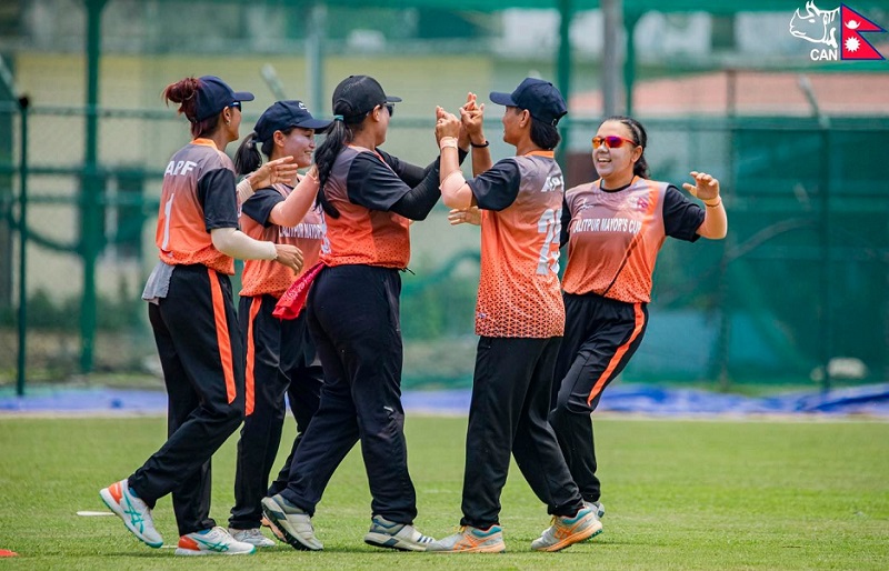 सुदूरपश्चिमलाई हराउँदै ललितपुर मेयर्स कप महिला क्रिकेटको उपाधि एपीएफ क्लबलाई