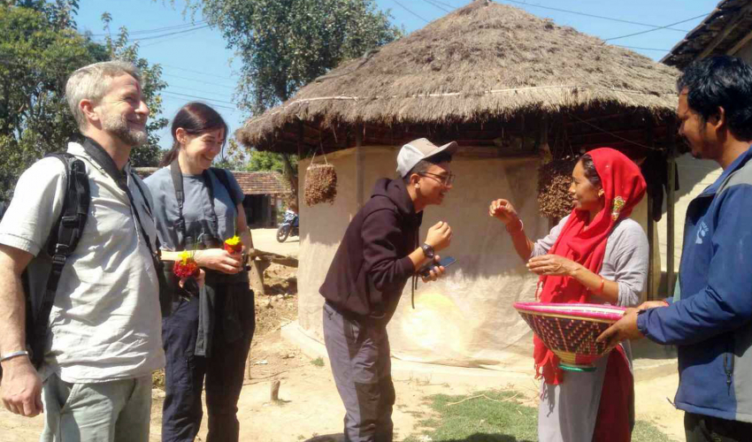 शुक्लाफाँटाको घरवासमा विदेशी पर्यटकलाई स्वागत