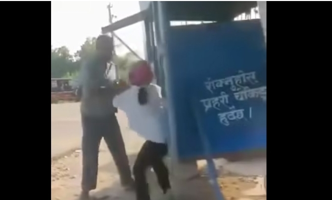 कैलालीकाे सत्तीमा चेकिङको क्रममा महिलामाथि हातपात, दुई प्रहरीमाथि छानबिन सुरु