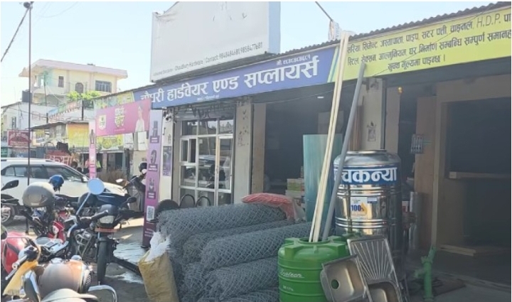 धनगढीको एक पसलमा पाँच लाख नगद र सामान चोरी