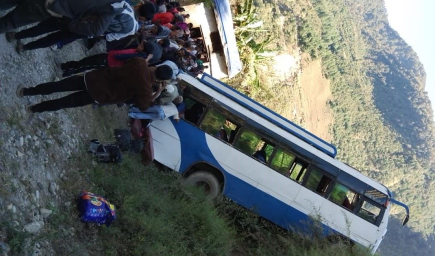 बाजुरा बस दुर्घटनामा घाइते भएका सहचालकको उपचारका क्रममा मृत्यु