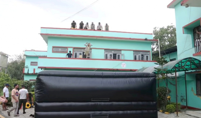 धनगढी उपमहानगरपालिकाले किन्यो सेफ्टी जम्प एयर ब्याग