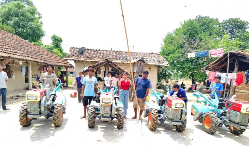 अनुदानको कृषि उपकरण दिने नाममा किसानबाट पैसा उठाउने कार्य अझै रोकिएन