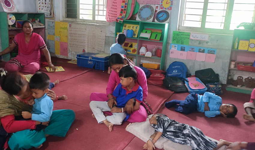 ‘अन्य विद्यार्थीसँगै पढ्छन् अपाङ्गता भएका विद्यार्थी’