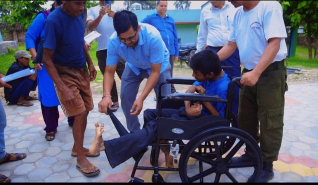 धनगढीमा खोजीखोजी अपाङ्गता सहायता सामग्री वितरण, तीन वर्षमा, ४८८ जनाले पाए नि:शुल्क सामग्री