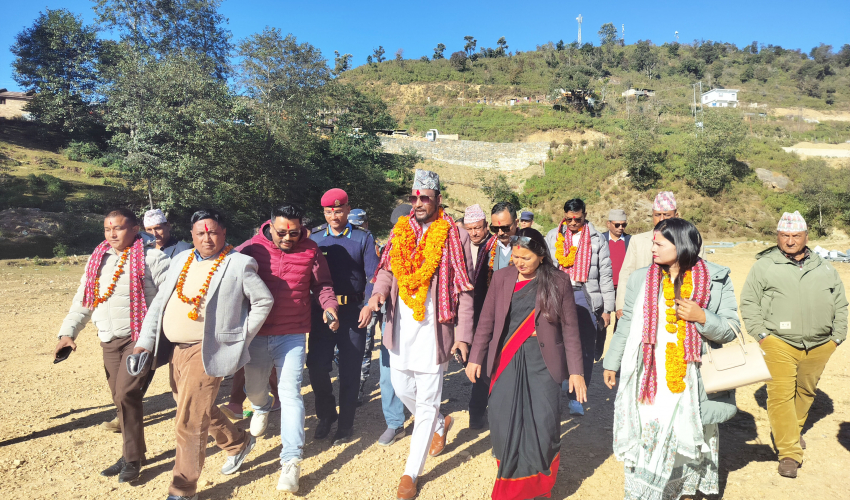 राज्यमन्त्री चौधरीद्वारा कमलबजार एयरपोर्टको अवलोकन