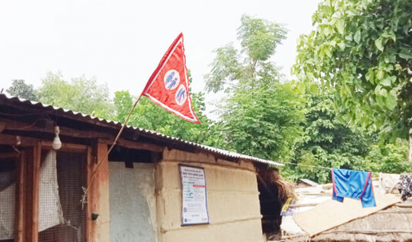 कञ्चनपुरमा बाढीको जोखिममा रहेका घरमा रातो झण्डा