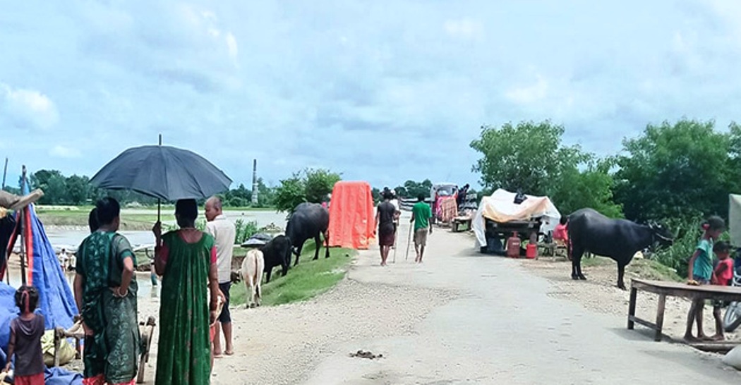 मौसममा सुधार भएसँगै बाढीपीडित घर फर्कँदै