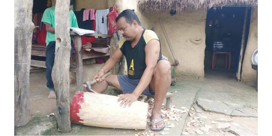 कैलालीका बादी समुदायको पेशा सङ्कटमा