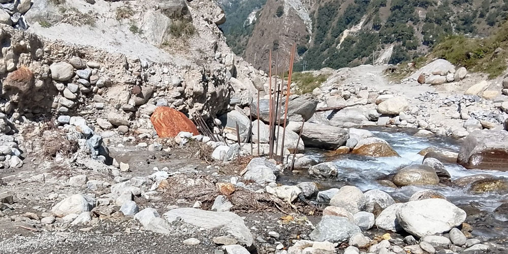 बाजुराको बाउली खोलामा पाँच वर्षमा पुल निर्माणको काम पन्ध्र प्रतिशत