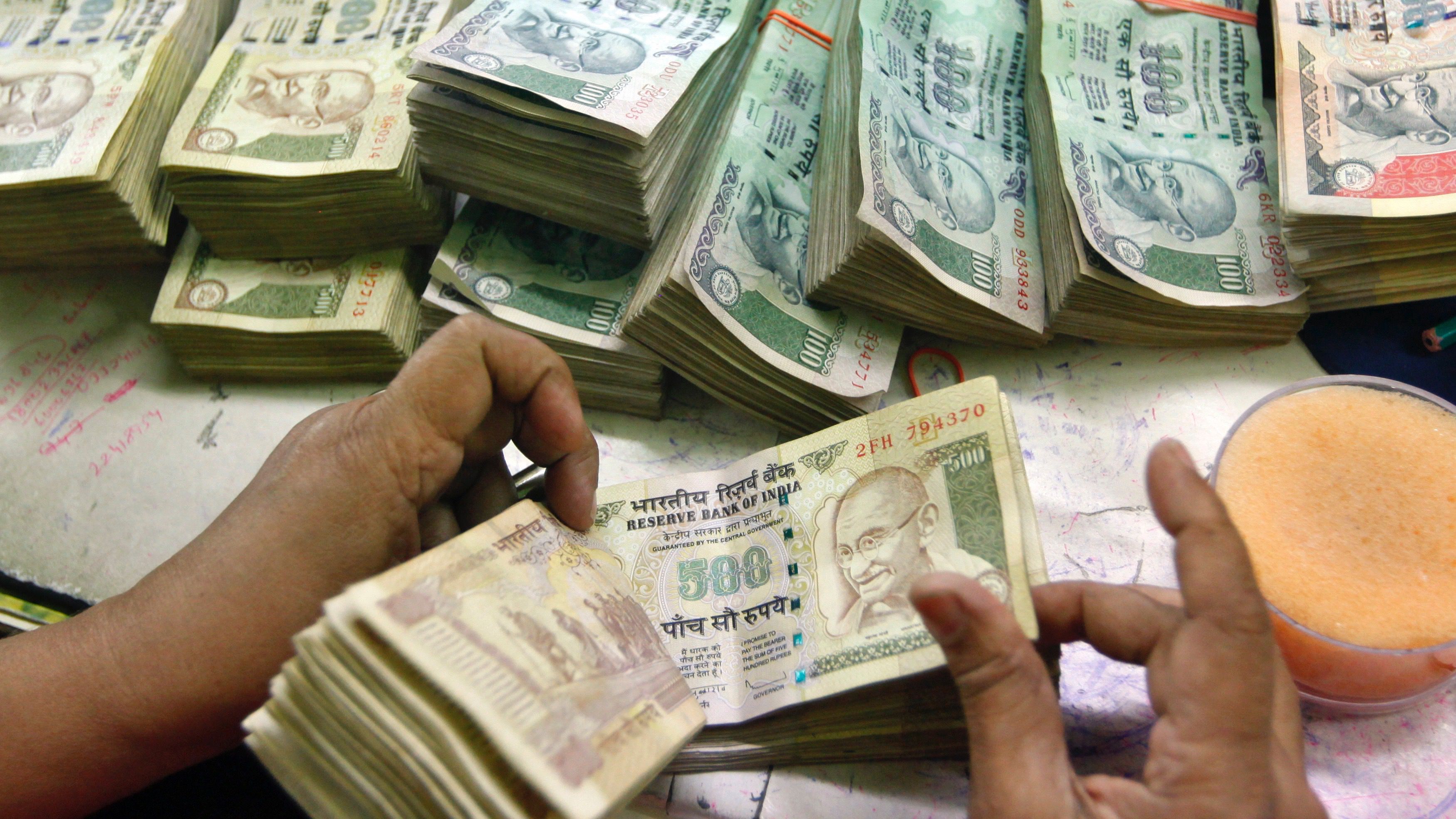 एक सय रुपियाँभन्दा ठुला दरका भारतीय नोट बोक्न रोक
