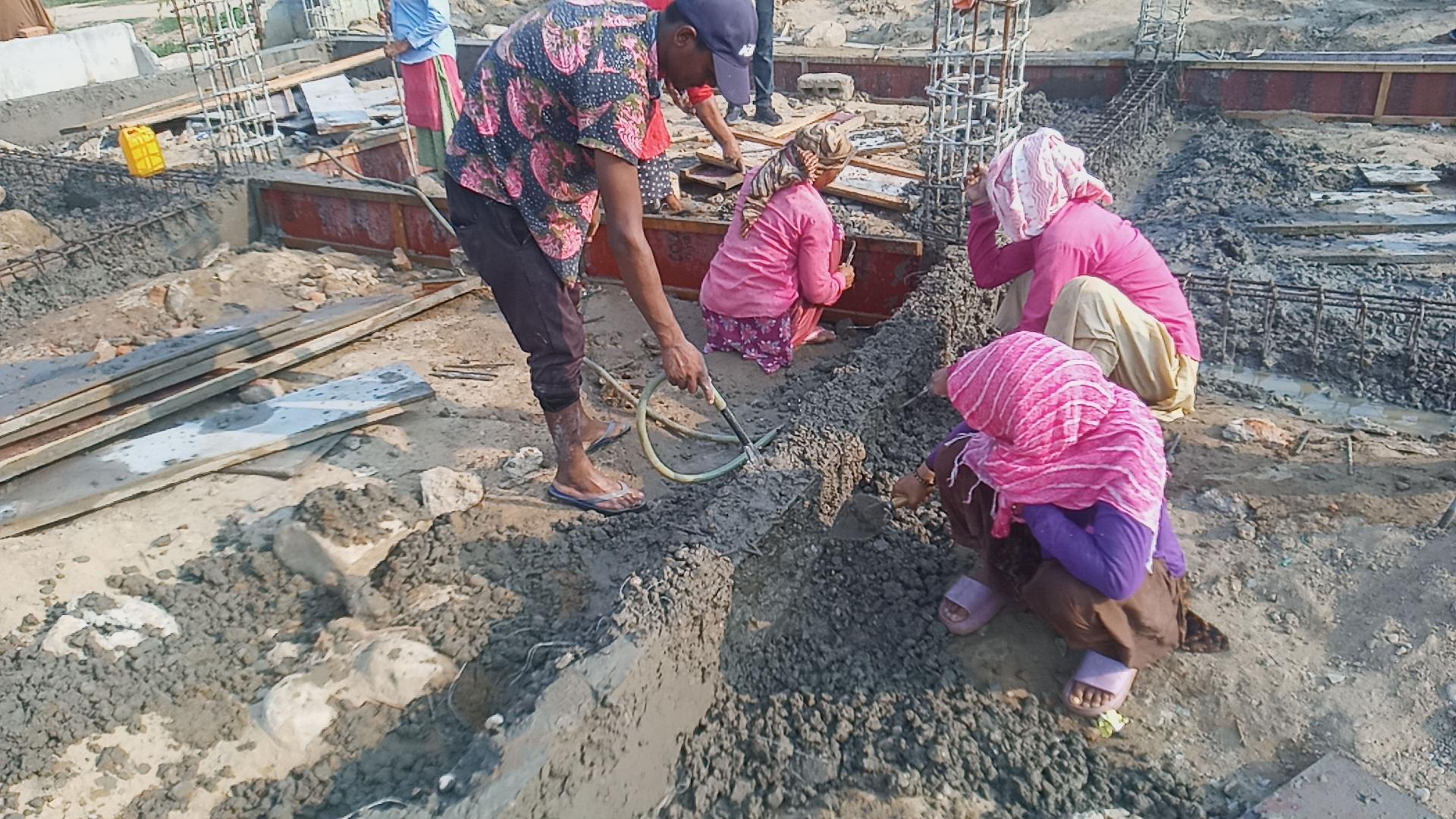 सुखडमा विद्यालय भवन निर्माणमा लापरबाही भएपछि ढलान भत्काइयो