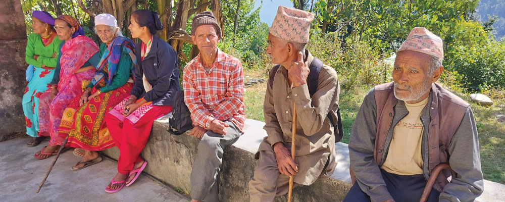 वृद्धवृद्धालाई सामाजिक सुरक्षा भत्ता बुझ्न दिनभर हिँड्नुपर्ने बाध्यता