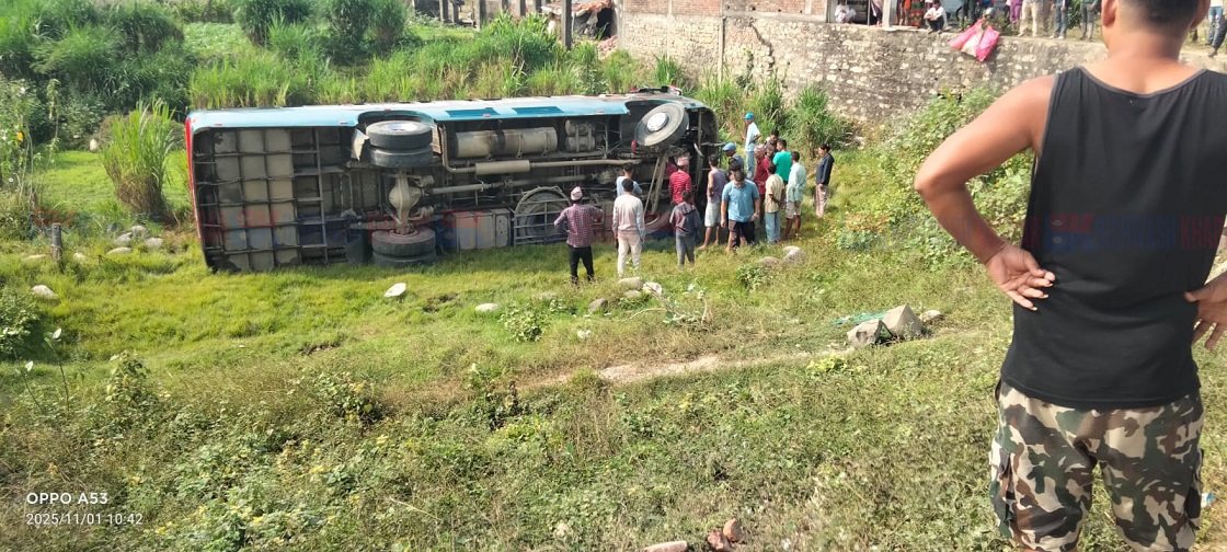 कन्चनपुरको बाणीमा बस दुर्घटना, एकको मृत्यु