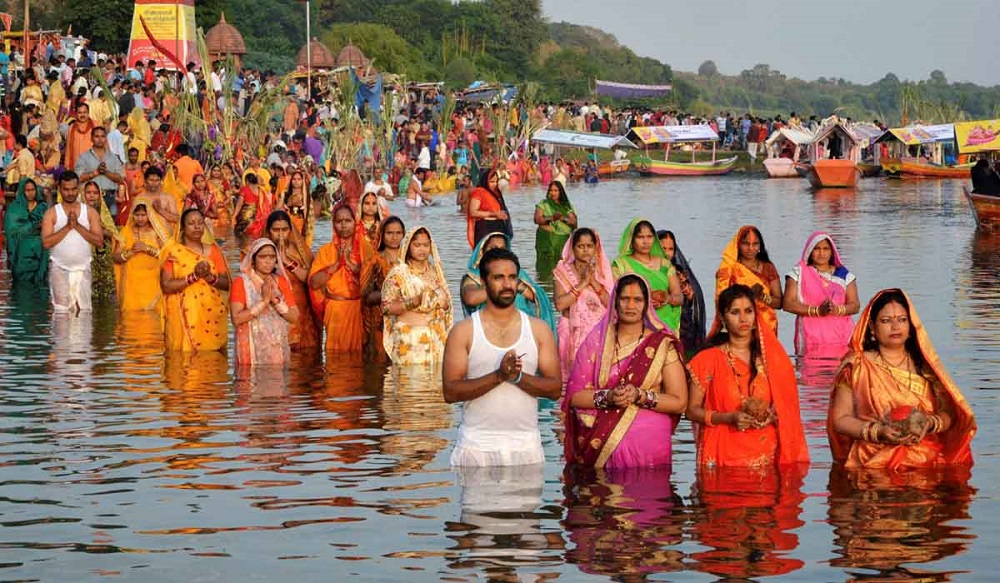 आज उदाउँदो सूर्यलाई अर्घ्य दिई छठ समापन गरिँदै