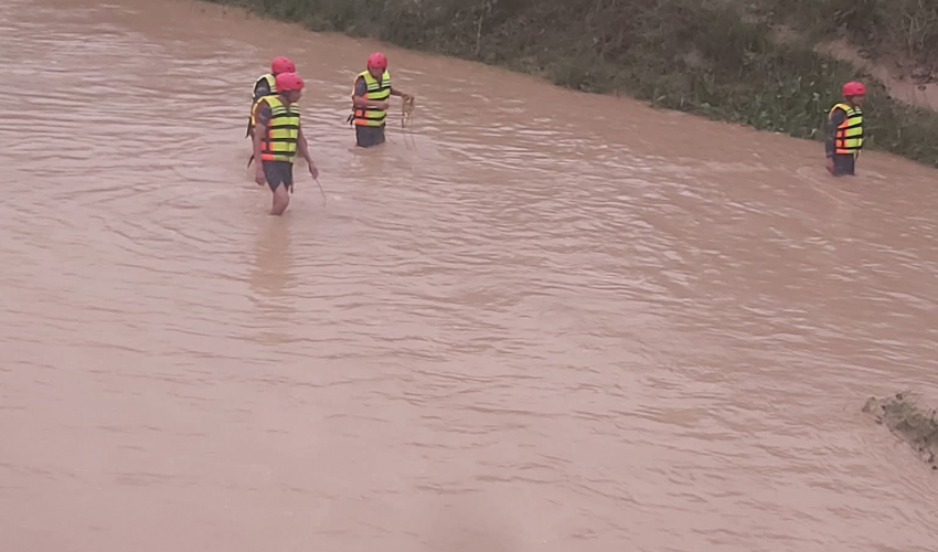 कैलालीमा खोलाले बगाउँदा एक पुरुषको मृत्यु