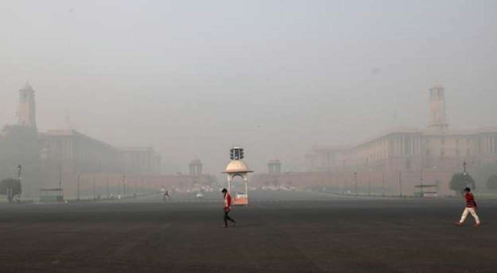 वायु प्रदूषणका कारण दिल्लीमा पेट्रोल र डिजेलबाट चल्ने चारपांग्रे साधनमा प्रतिबन्ध