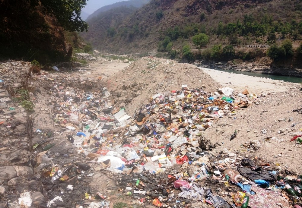 डोटीको दिपायल सिलगढीमा फोहोर व्यवस्थापनको चुनौती बढ्दै