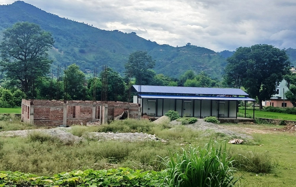 दिपायलमा निर्माणाधीन अस्पताल अलपत्र, ठेकेदारलाई कालोसूचीमा राख्ने तयारी