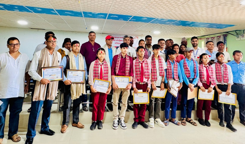 कैलालीको घोडाघोडी नगरपालिकाले गर्यो उत्कृष्ट नतिजा ल्याउनेलाई सम्मान