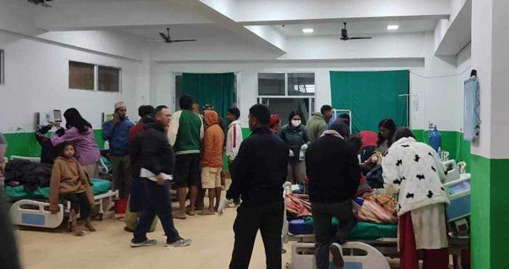 जाजरकोट जिल्ला अस्पतालमा घाइतेको  घुइँचो, उद्धारका लागि एम्बुलेन्स अभाव