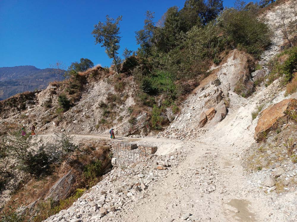 कालोपत्रेको पर्खाइमा बाजुराको डाब खप्तड पर्यटक सडक
