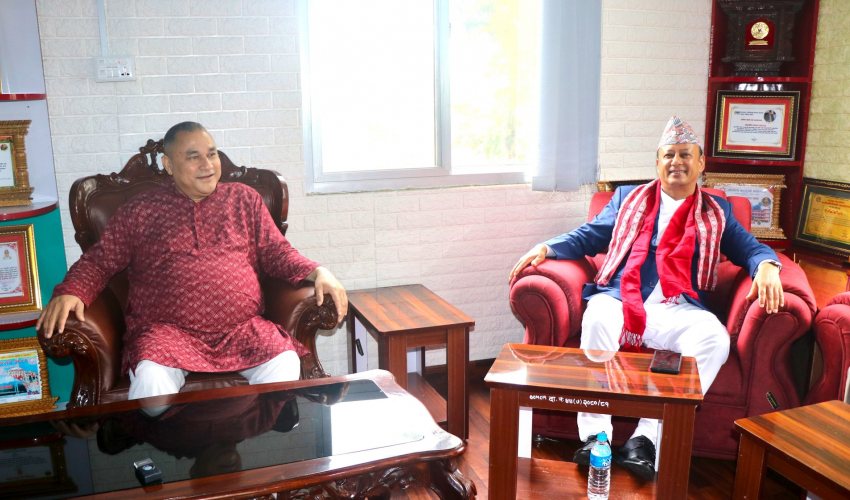 सुदूरपश्चिमका मुख्यमन्त्री शाह र ऊर्जा मन्त्री खड्काको बीचमा भेटवार्ता