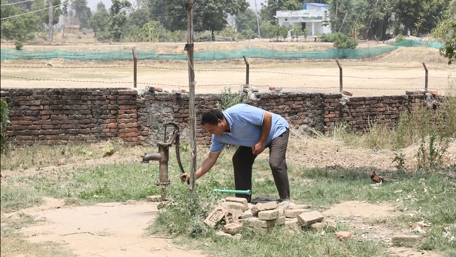 खानेपानीको सतह घट्दै गएपछि कोकाकुल हुँदै धनगढी