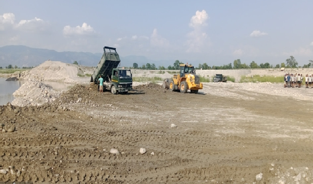 महाकालीले भत्काएको बाँध निर्माण गर्न सुरु