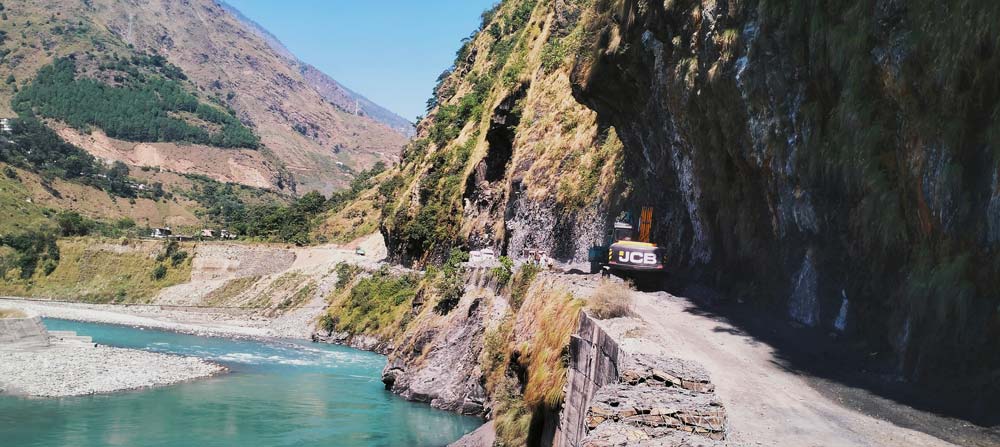 दार्चुलास्थित महाकाली कोरिडोर कालोपत्रे गरिँदै