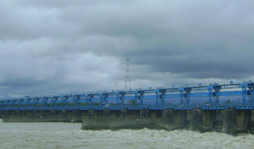 वनवसा पुलमा चार पाङग्रे सवारीसाधन सञ्चालनमा रोक