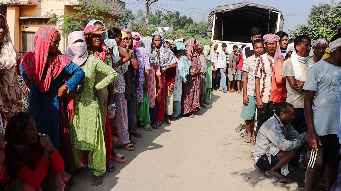 गहुँ छर्ने समयमा कैलालीका किसानलाई मल अभाव
