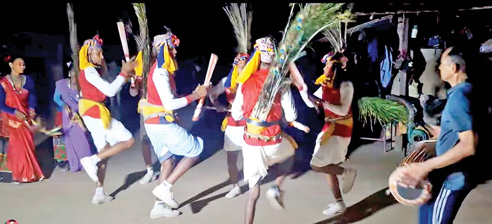 थारू समुदायको मुङ्ग्रहवा नाच लोप हुन सक्ने