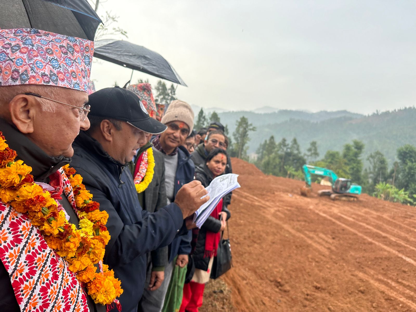 एमाले अध्यक्ष केपी ओलीद्वारा दैलेखको पेट्रोलियम पदार्थ अन्वेषण आयोजना निरीक्षण