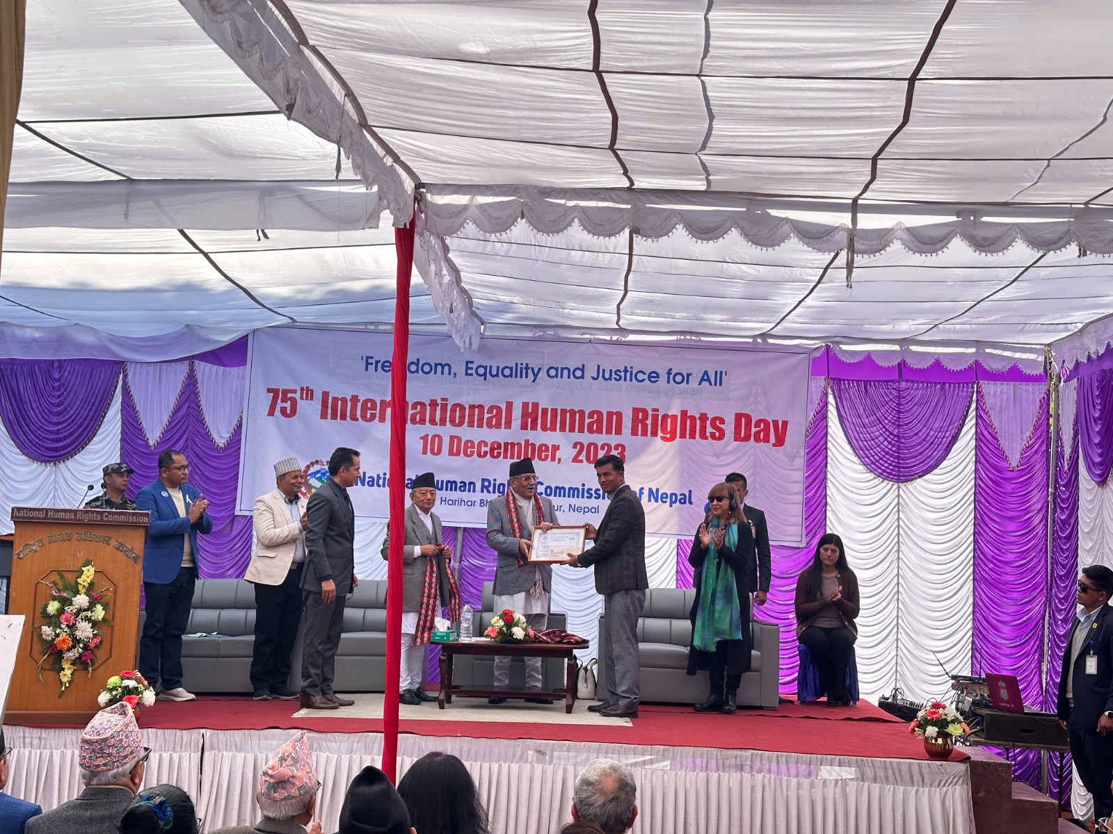 बाजुराका पत्रकार प्रकाश सिंह मानव अधिकार पुरस्कार २०८० बाट सम्मानीत