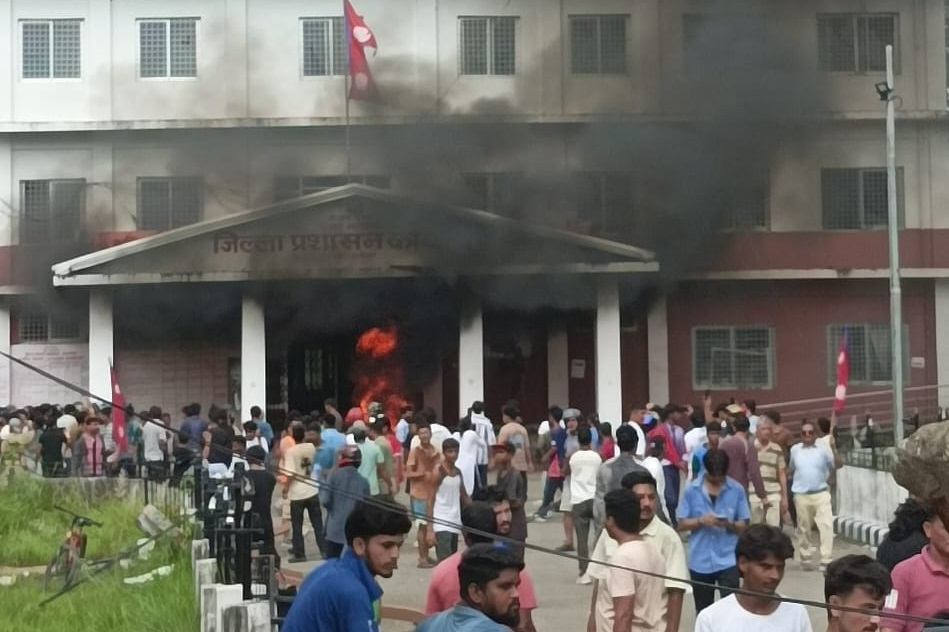 कञ्चनपुरमा कहाँ कहाँ भयो तोडफोड र आगजनी ?