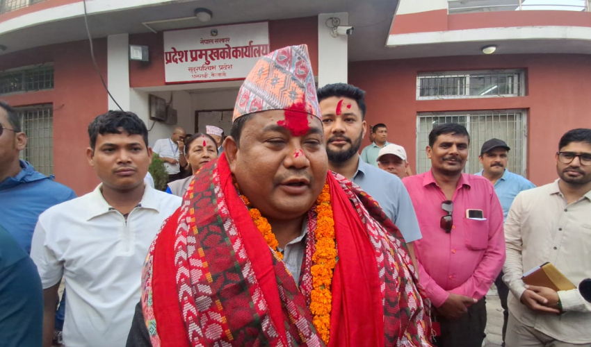 वन मन्त्री रामेश्वर चौधरीलाई राजीनामा दिन सुदूरपश्चिमकका मुख्यमन्त्रीको निर्देशन
