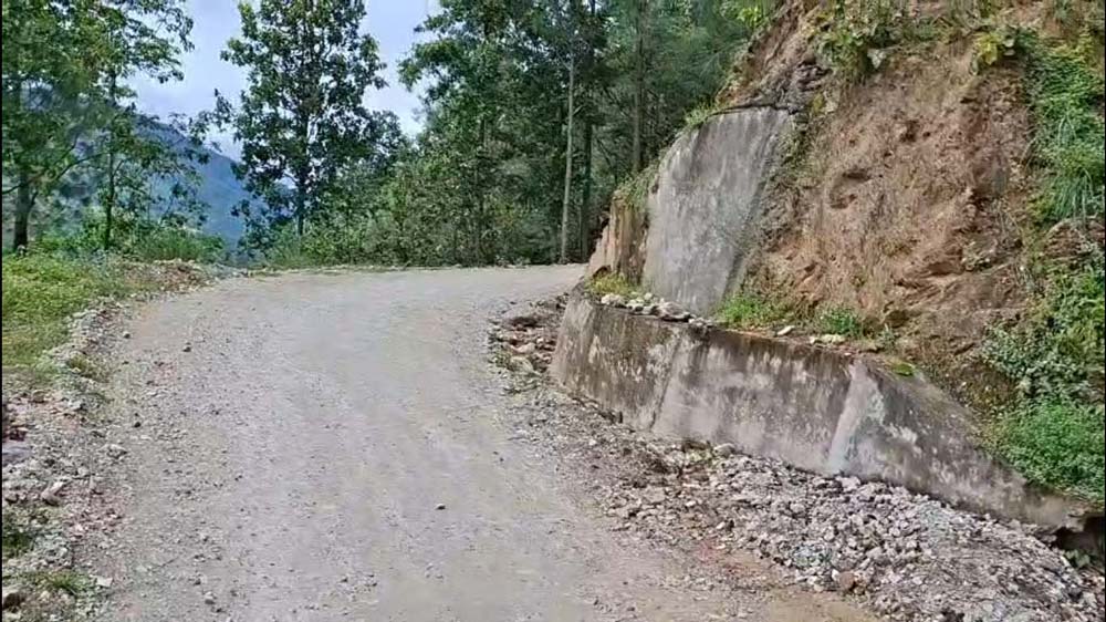 अछामको साँफेबगर–मेल्लेख सडक स्तरोन्नतिको काम अलपत्र