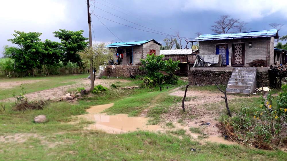 कैलालीको भजनीमा बाढी र डुबानका बच्न सुरक्षित घर बनेपछि निर्धक्क