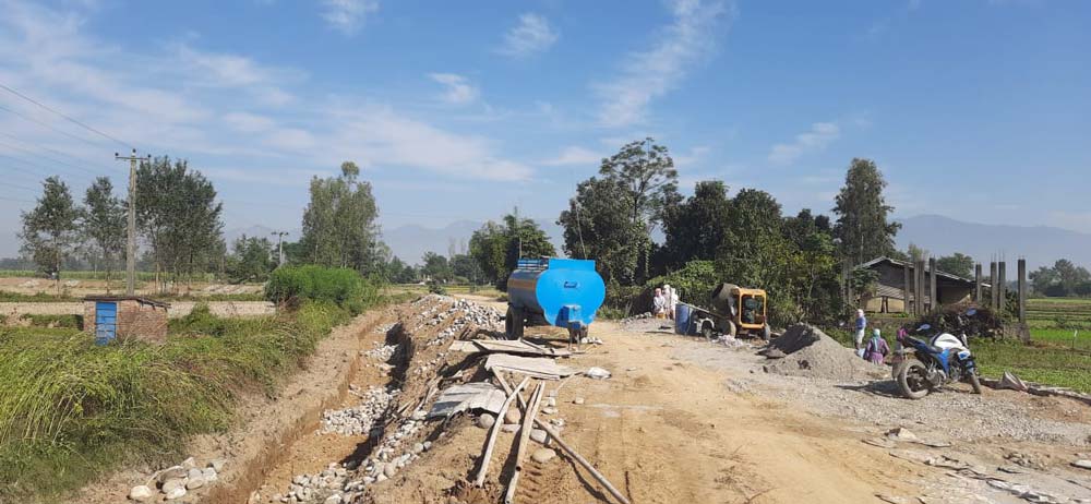सेती राजमार्गको आधा खण्डमा ट्र्याक खोल्नै बाँकी