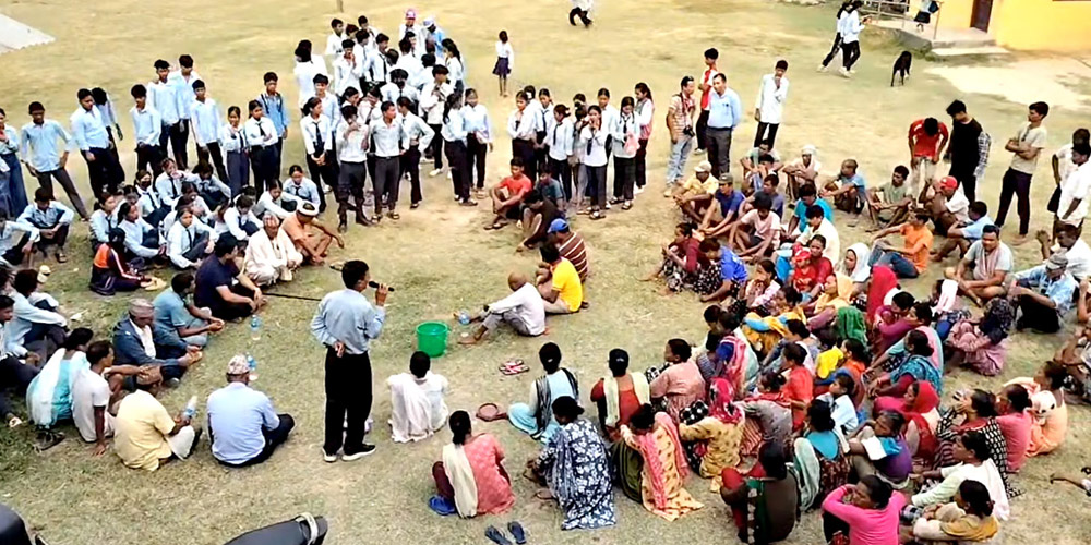 कैलारीको सरस्वती माविका विद्यार्थी र अभिभावक आन्दोलित, विद्यालयमा तालाबन्दी